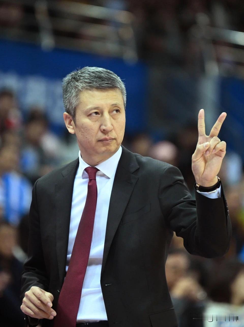 郭士强人缘真好！中国男篮世亚预赛两败韩国队，而且输得没脾气，换个人当教练可能就