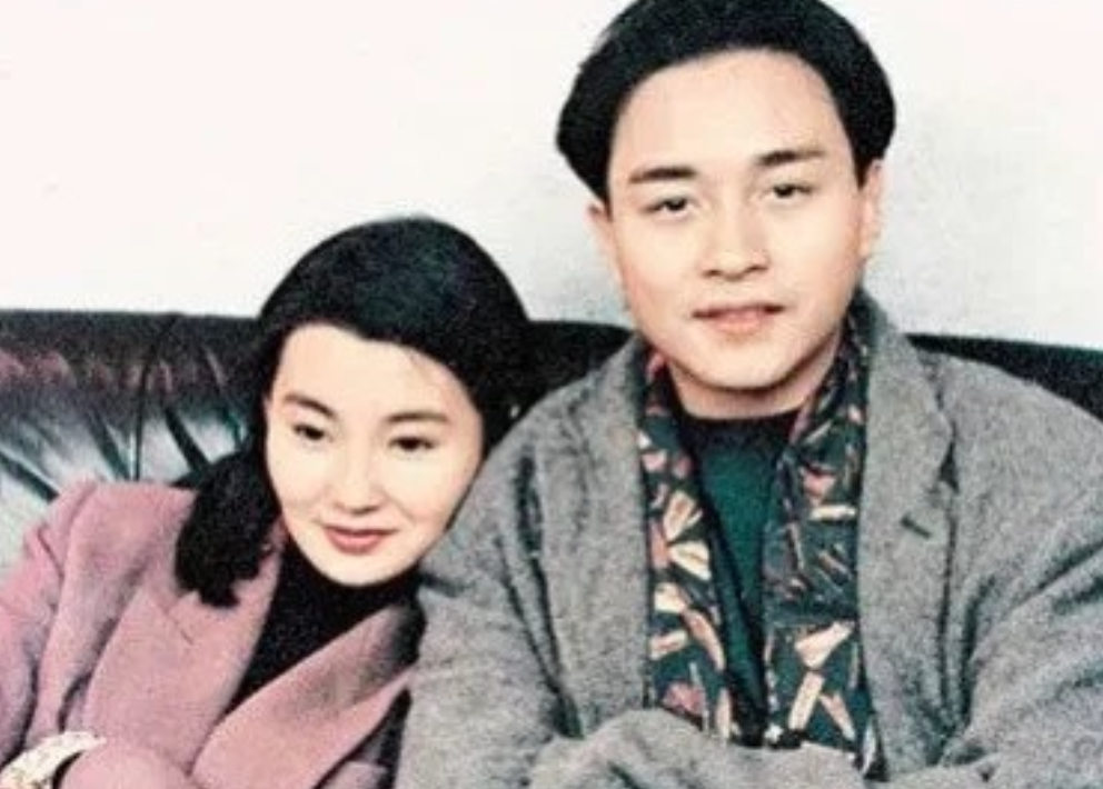 1983年，19岁的张曼玉从片场飞奔回家，开心地告诉妈妈：“这个男主角是我有生以