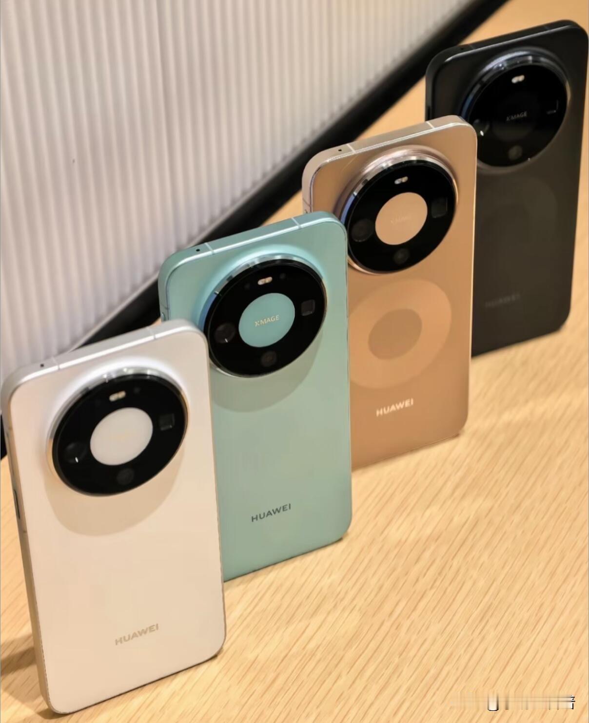 最近手机行业有个很有意思的现象——全球存储芯片持续紧缺，小米、OPPO、vivo