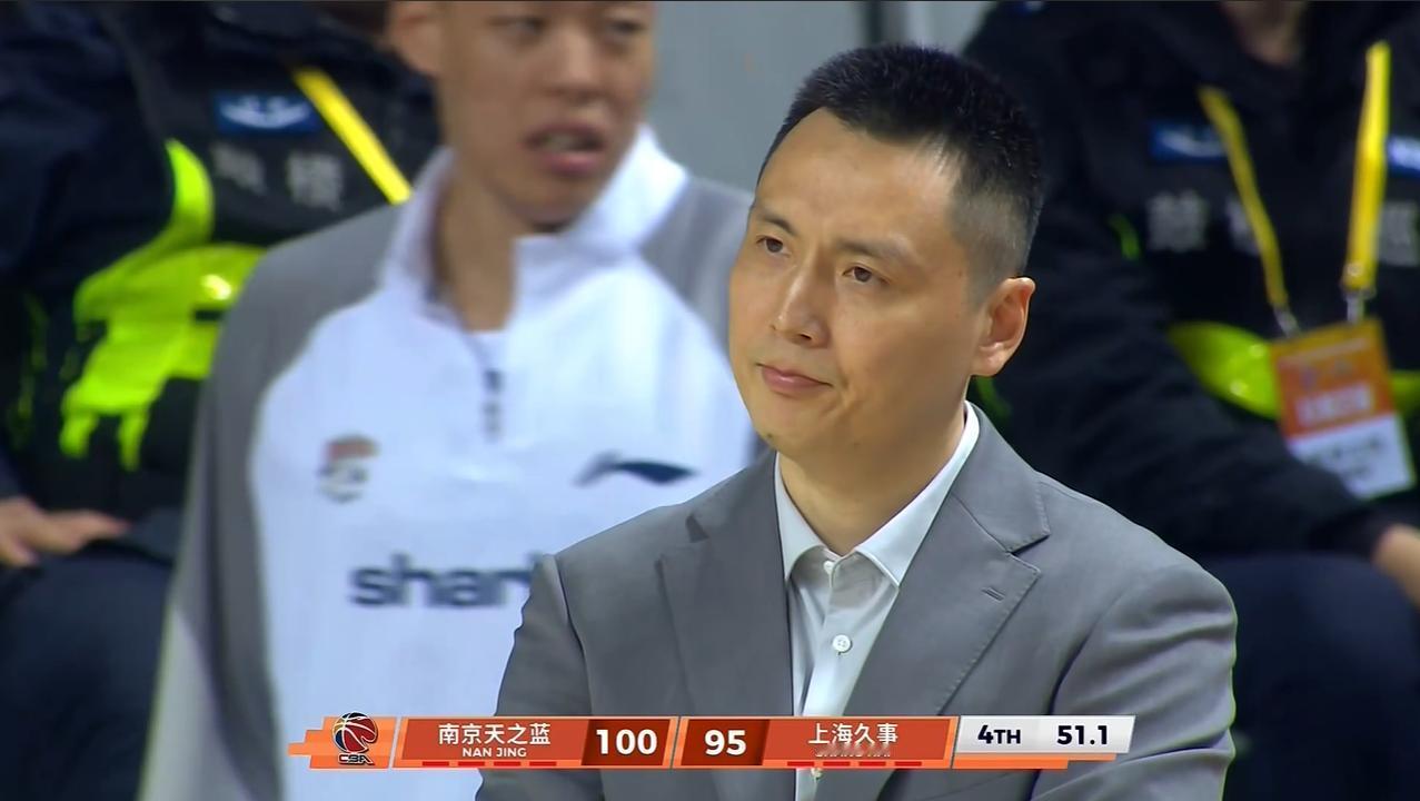 CBA今晚爆出冷门，同曦队105比97掀翻上海队，这场球证明了四个事实。一，同曦