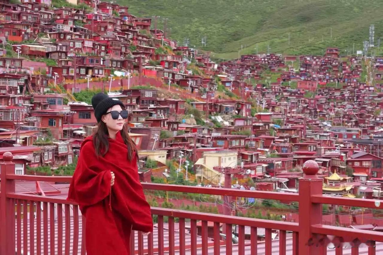 人间红色佛国看一片热烈而虔诚的红“听一段梵音，享一刻宁静”