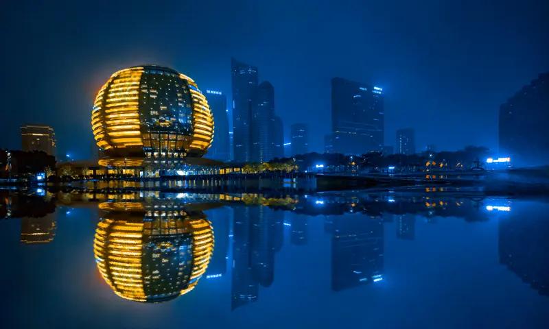 杭州网红大撤退：下坠的电商，过剩的人！曾经的杭州是网红的天堂，丽晶国际更是网红直