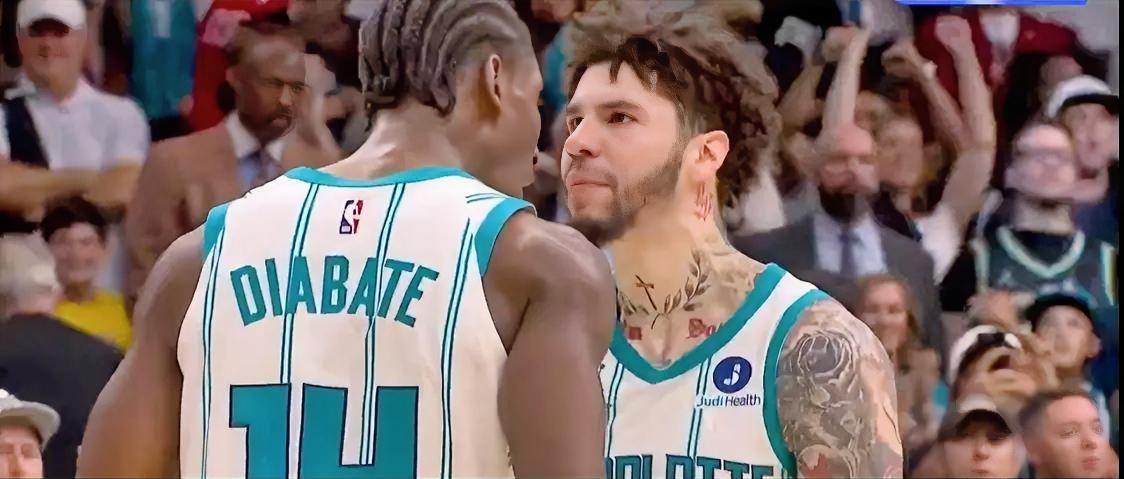 挺进季后赛！黄蜂127-126绝杀热火！这3位球员是赢球最大功臣！1. 鲍