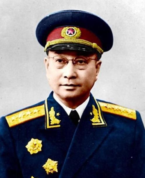 1952年，一个留法归来的弹道学专家，因为贪污数亿元被判了死刑，蹲在死囚牢里等枪