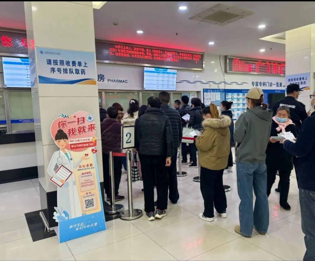 高血压患者的正确饮水方法你知道吗？高血压患者喝水可有讲究了。每日饮水量别超20