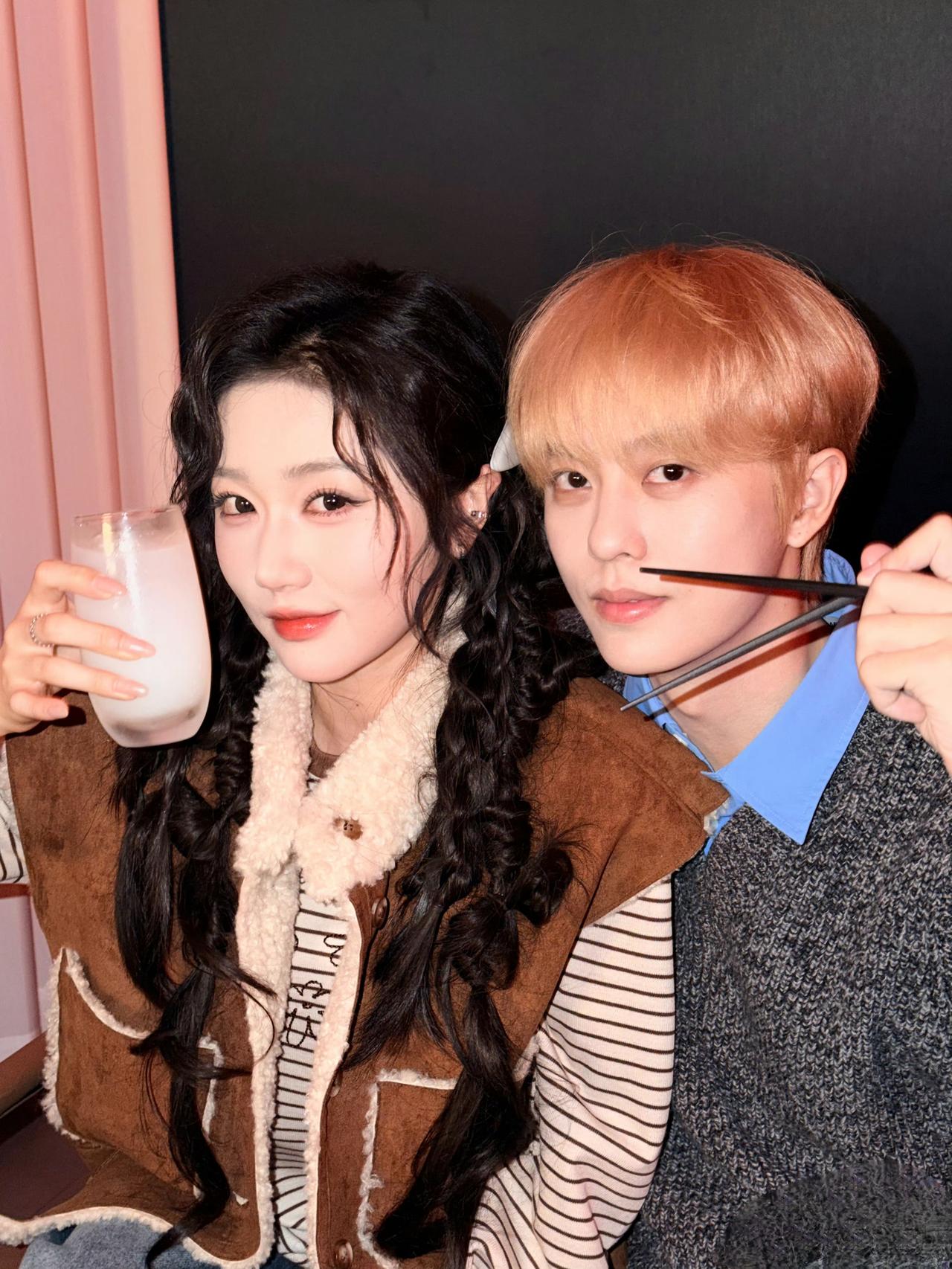 岳雨婷被骂上热搜，归根结底还是因为她的人设太矛盾了。标榜自己是大女主，却急着跟