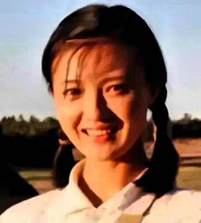 1976年，女知青邵红梅抱着4岁的儿子回到北京，她的母亲见状，跳手跳脚大骂：“下