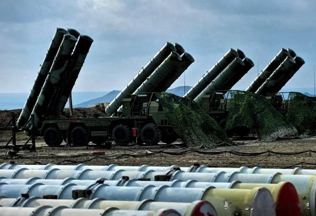 俄国防部2月26日发布通报：为回应基辅政权对俄方民用建筑设施的恐袭，