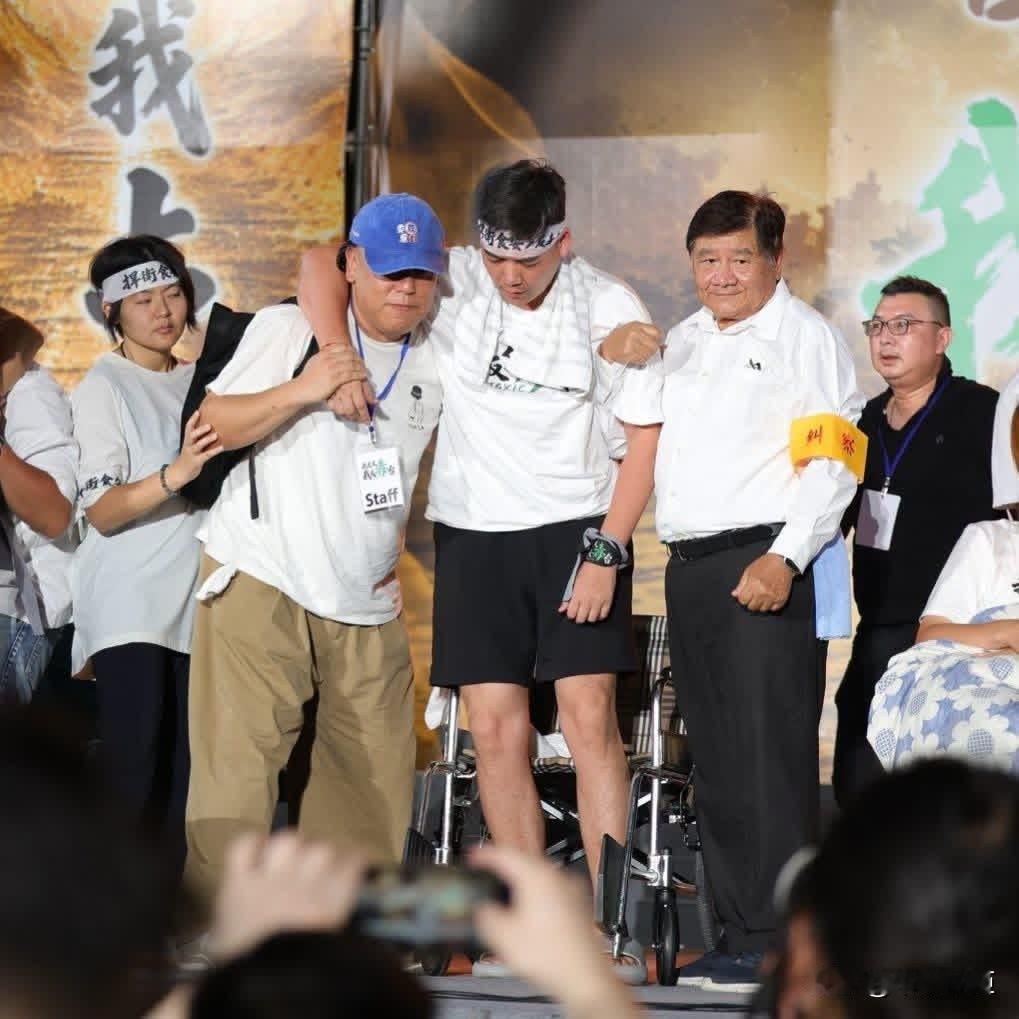 国民党台北市议员参选人赖苡任今（26日）在脸书发文表示，先跟大家报平安，身体还行