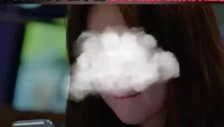 拉萨男子索某网上迷恋达某，主动加好友热聊，对方主动弹来视频，他一时冲动褪去衣物坦