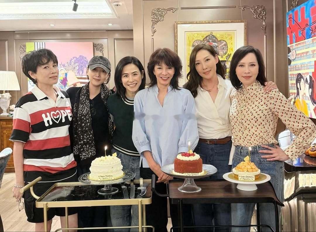 呀！终于聚上了！宣萱、郑裕玲、吴美珩、顾纪筠、刘晓彤、邱凯敏！​​​