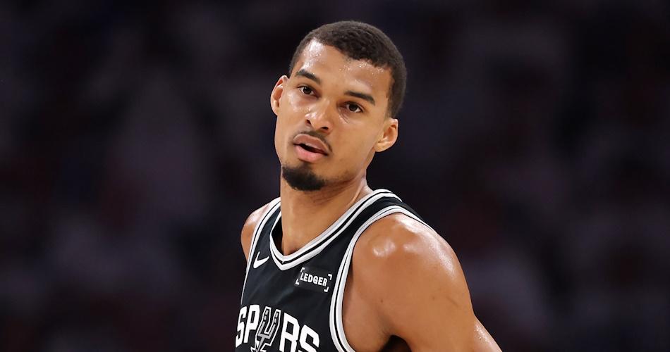 文班飘了！直言自己在现在的NBA可以砍下100分！据欧媒Eurohoops的