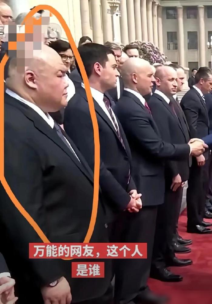 白宫竟然有这号实力人物，而且还是个华裔，他到底是谁？最近刷到不少相关的小道消