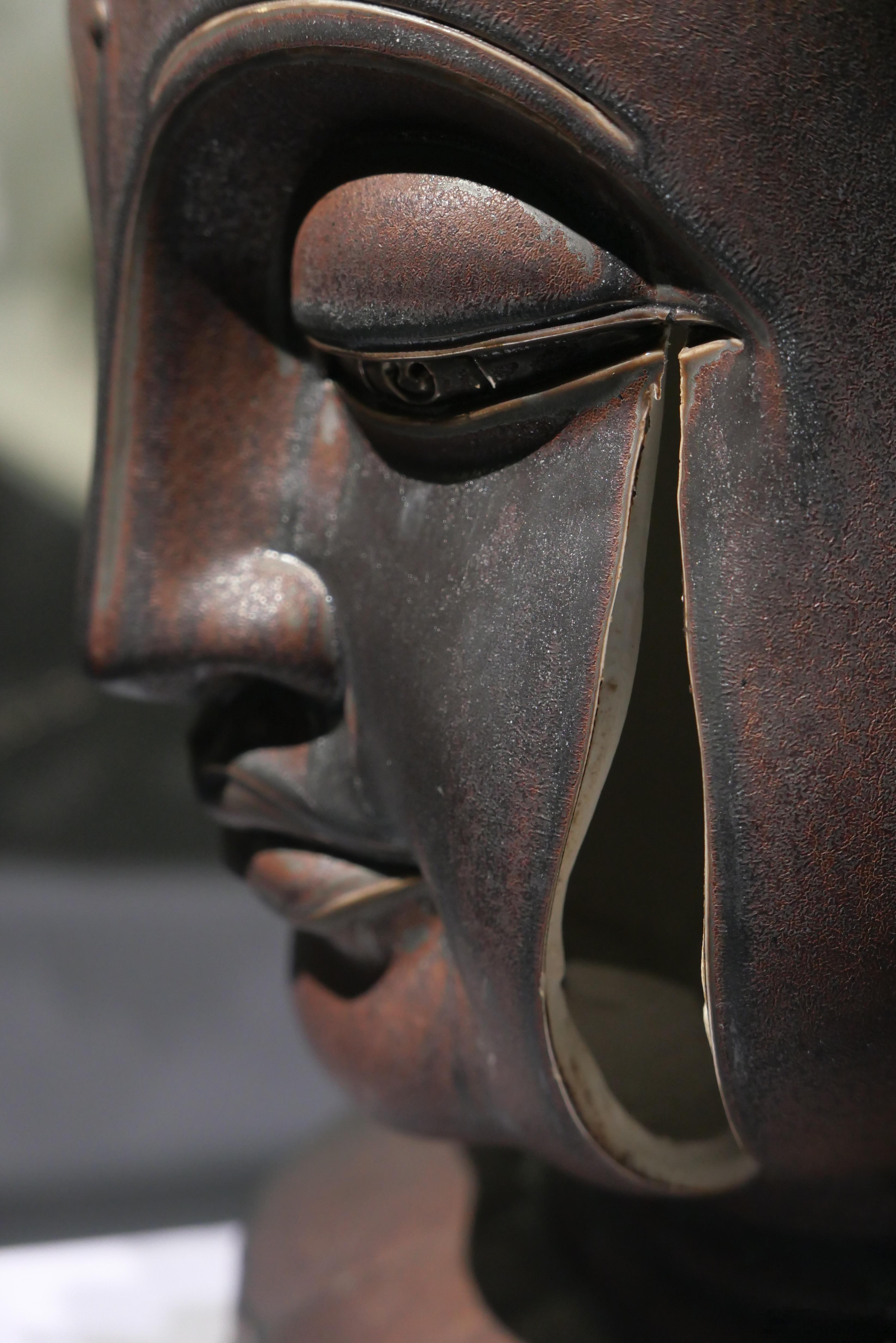 《白瓷之境：以灵性之火塑人间悲悯》踏入“中国白·德化瓷”艺术大展，恍若步入一个悬