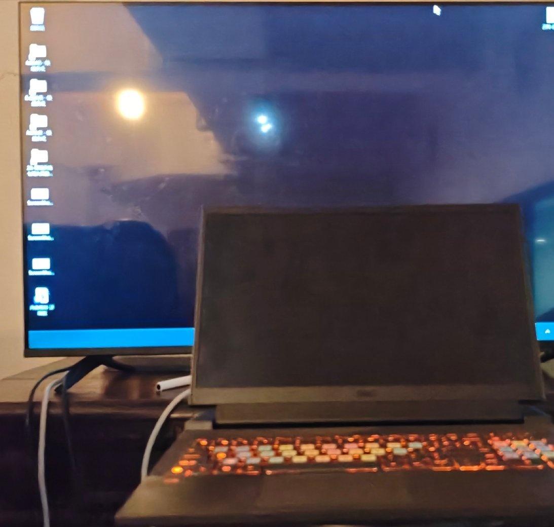 DeepSeek教我排查电脑故障，又管用又不管用的，最后显示器开始“蹦迪”，还得