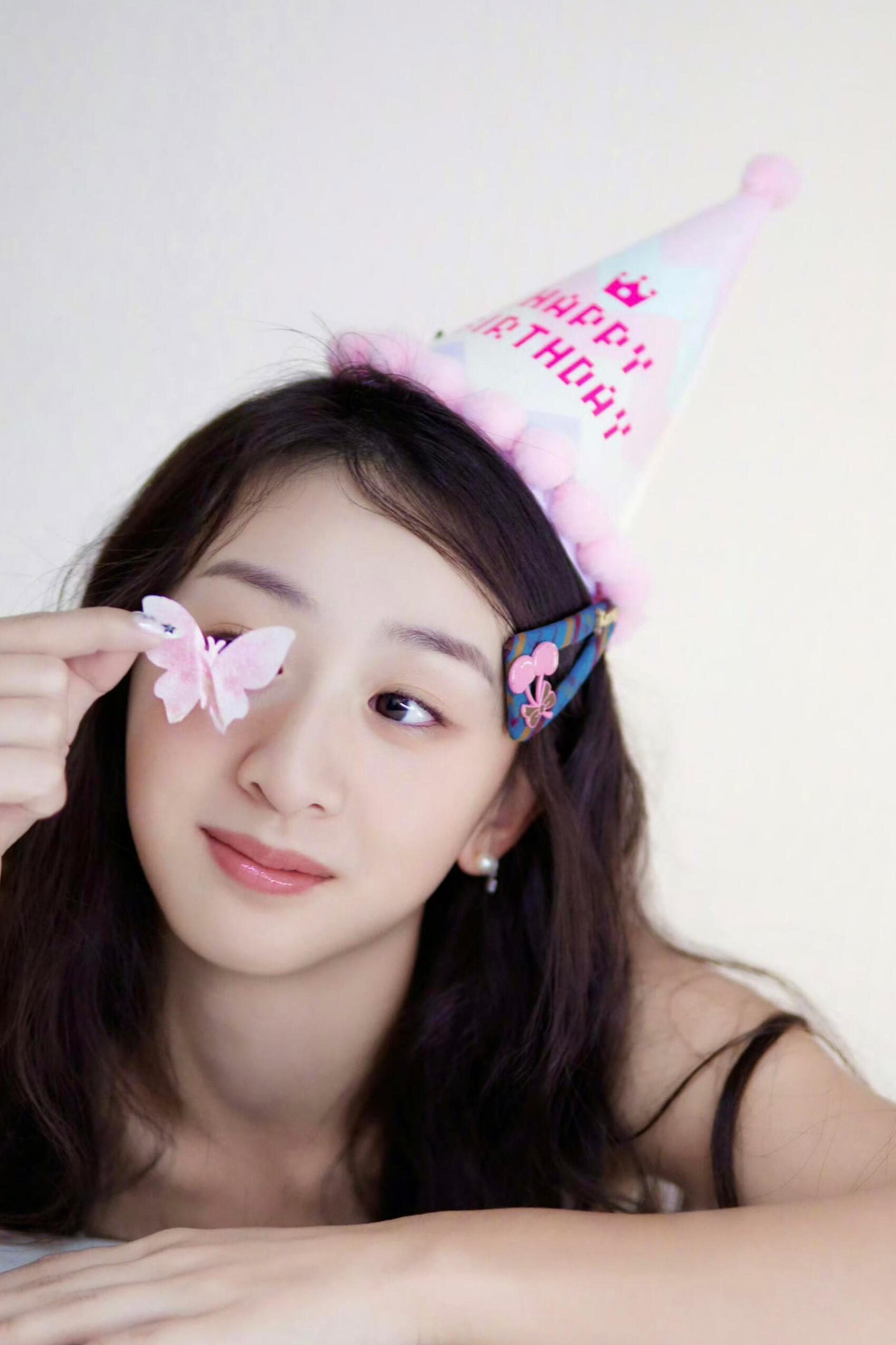 谁的DNA动了！当年《爸爸去哪儿》里那个跑起来带风的小森碟，今天正式18岁啦！生