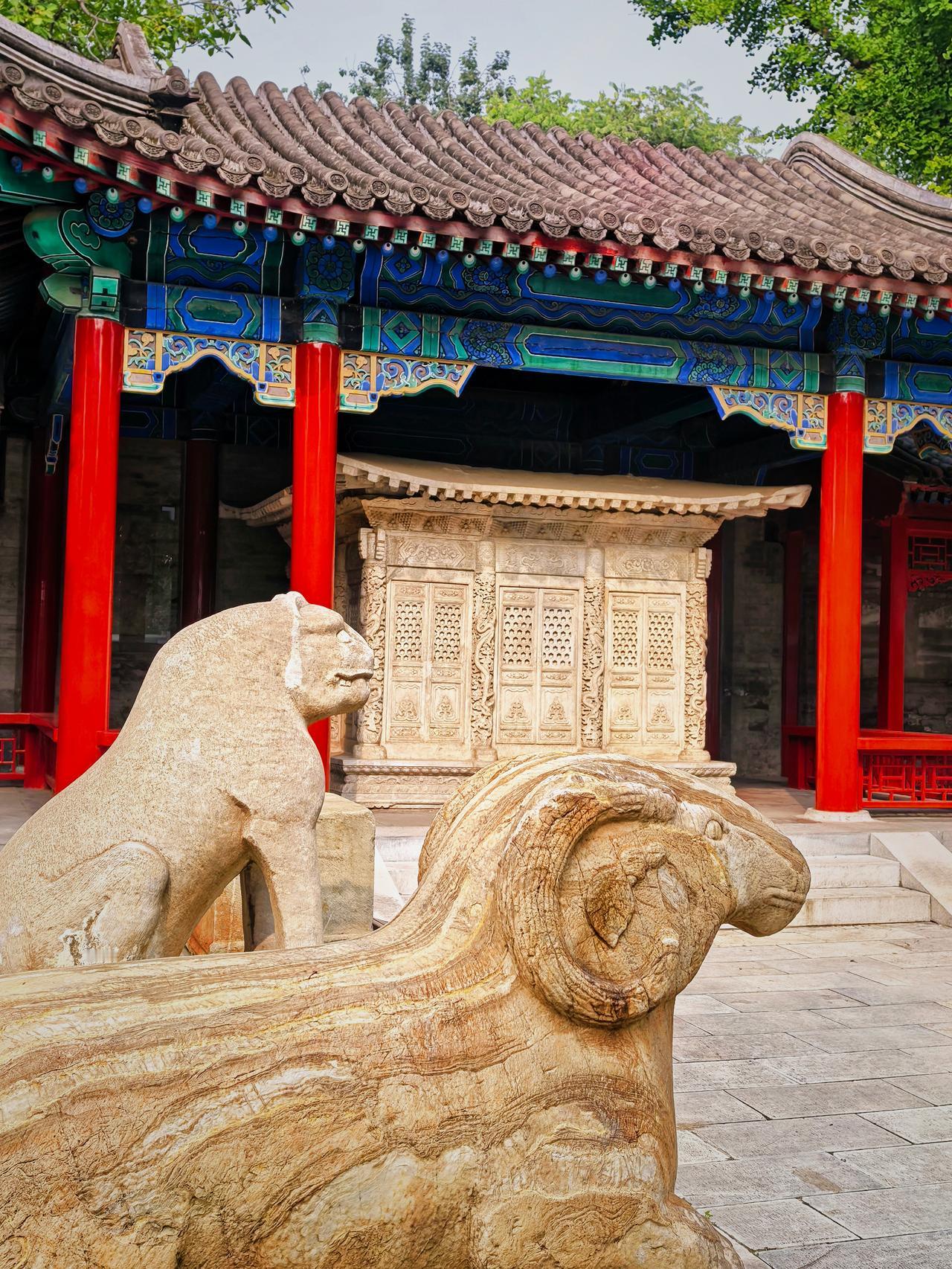 北京美景随拍北京五塔寺看石刻艺术