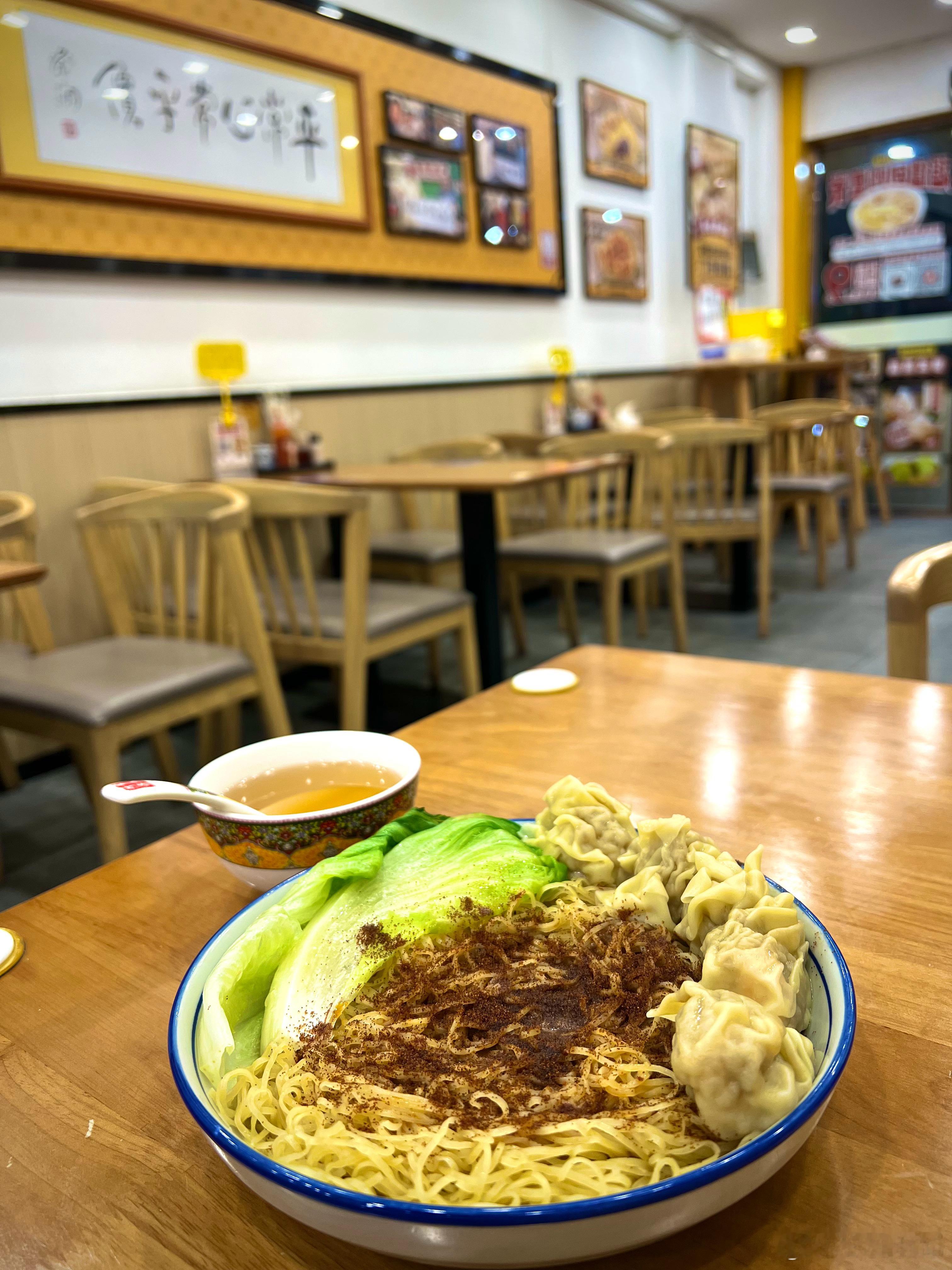 在杭州吃东莞常平竹升面，满足。杭州