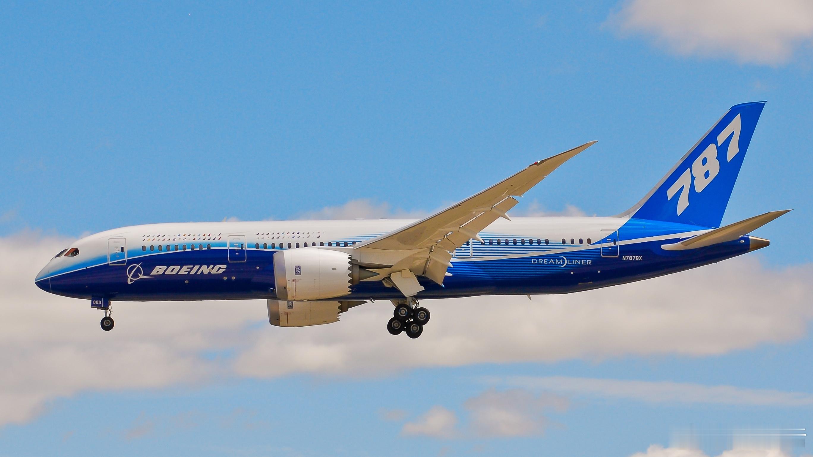 波音扩建B787工厂以提高产量当地时间11月7日，美国波音公司为其位于南卡罗来纳