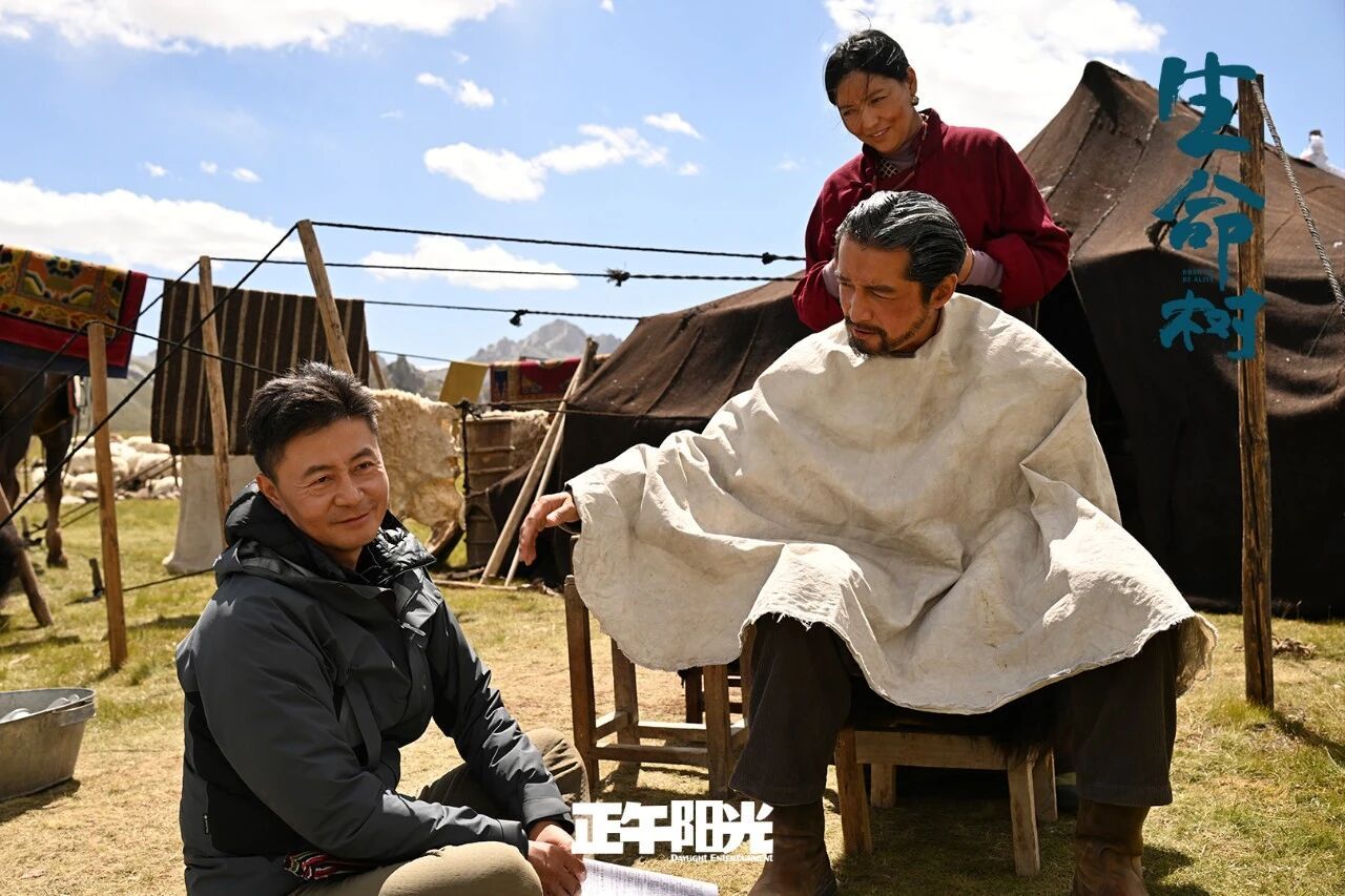 生命树剧组不养闲人梅婷抱着生命树导演的女儿据新浪娱乐工作室了解，《生命树》导