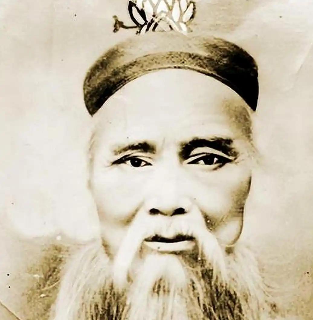 1932年，武当老道遭30多匪徒打劫，这位老道不是别人，正是全真龙门派第十五代传