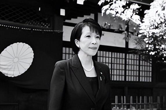 日本这次真的急了！但找美国有用吗？看到高市早苗的最新表态，很多人又笑了。