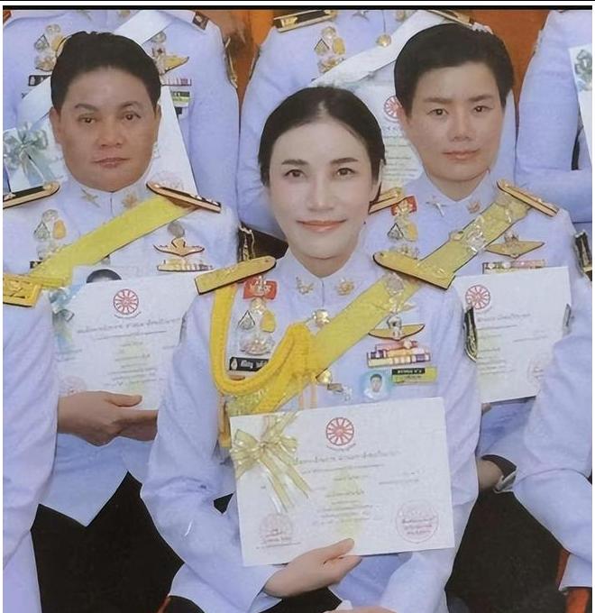 原来，路早就安排好了。消失两年学习，2024年拿佛学法师证，太后一走，就以此身