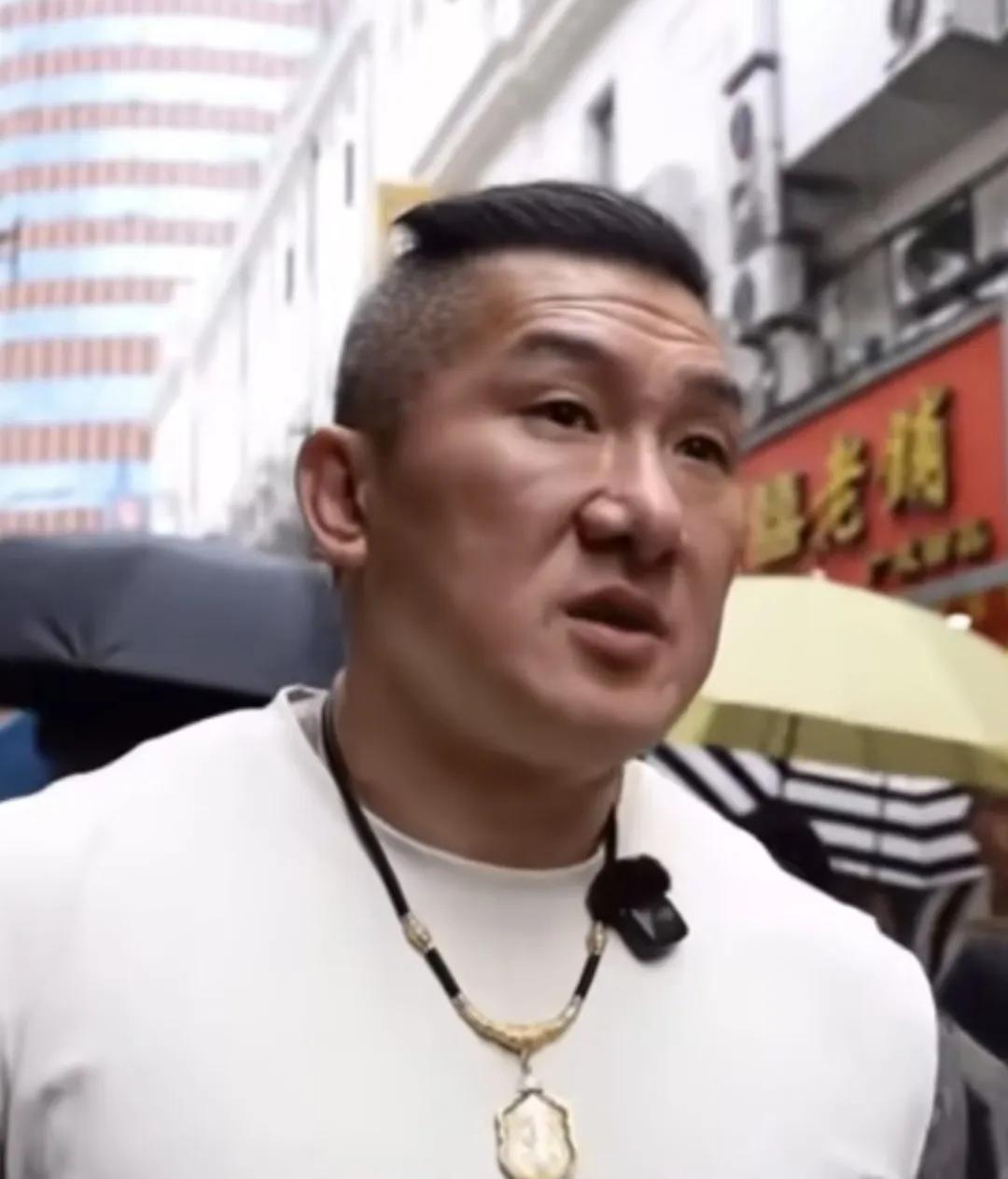 馆长昨天的深圳直播，引发评论区内大量台湾同胞热议，已经很久不敢说出来“我是中国人