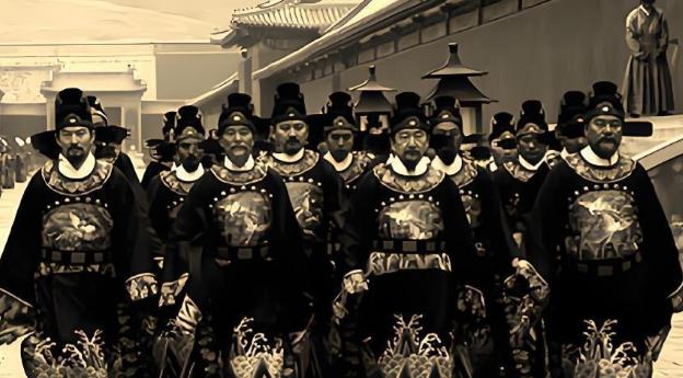 说到底，王朝周期律，就是一个字:税！只要能收上税，哪怕饿死一半的人，王朝依旧强大