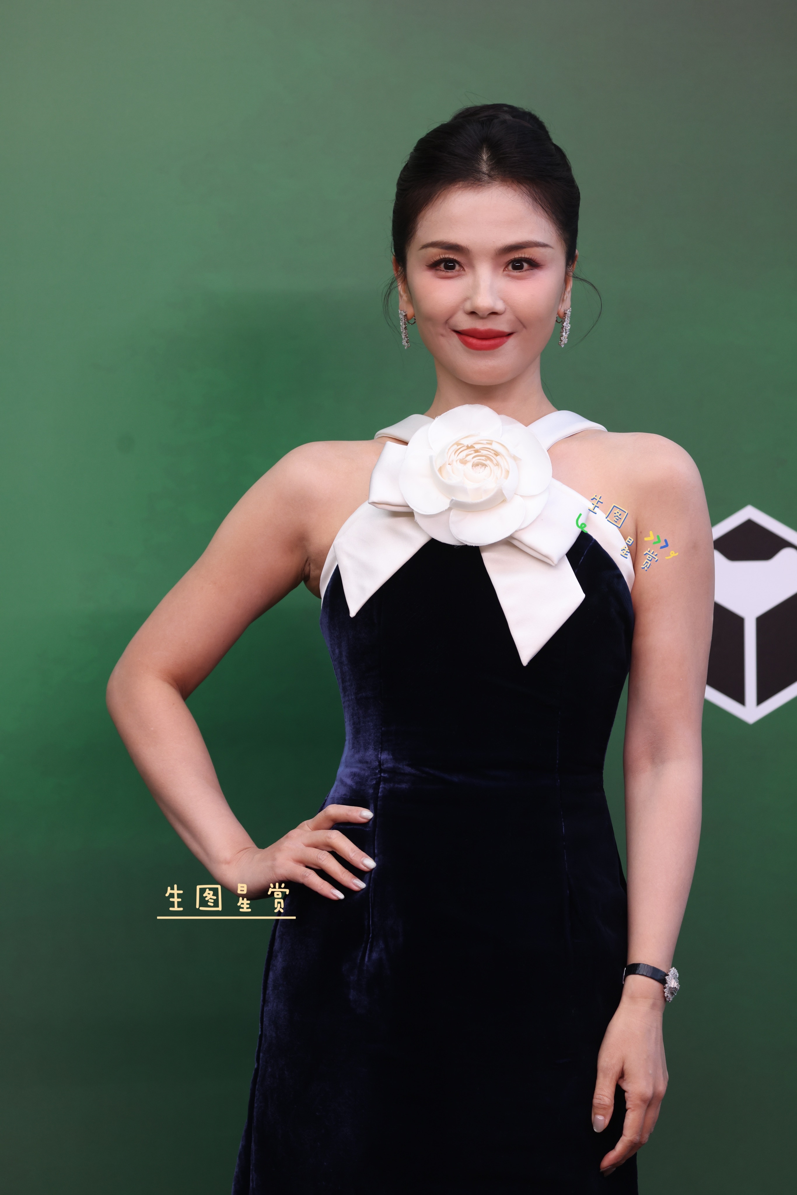 盘发胸前大白花的刘涛姐姐雅出了复古香韵🤍🖤🌸VOGUE时尚之力盛会刘涛[超