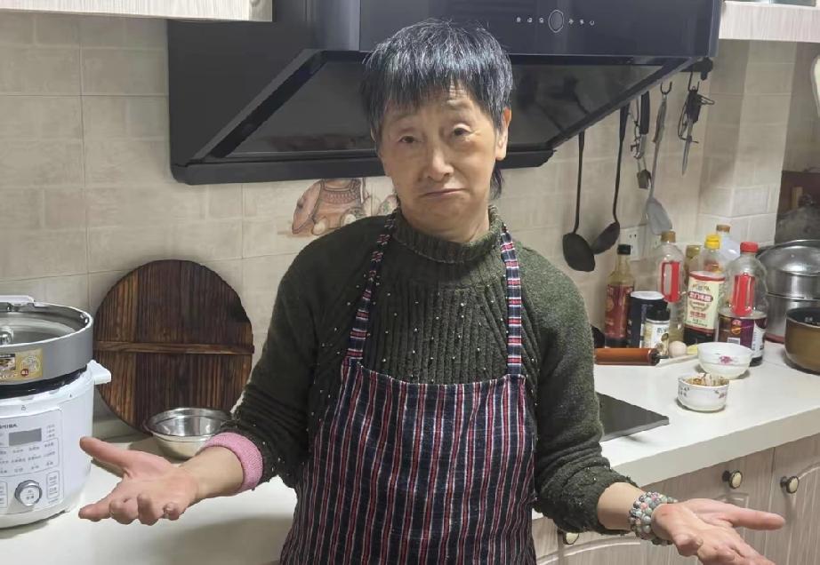 七八年前，在我妈身上发生过一件丑事，我妈到现在都难以启齿，对于我妈来说一直是她身