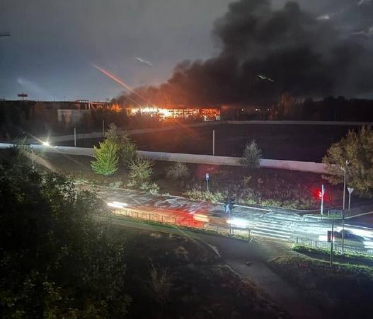 炸了、炸了、这次又炸了！乌军FP-1爆炸无人机，已经可以把俄罗斯控制区炸成大规模