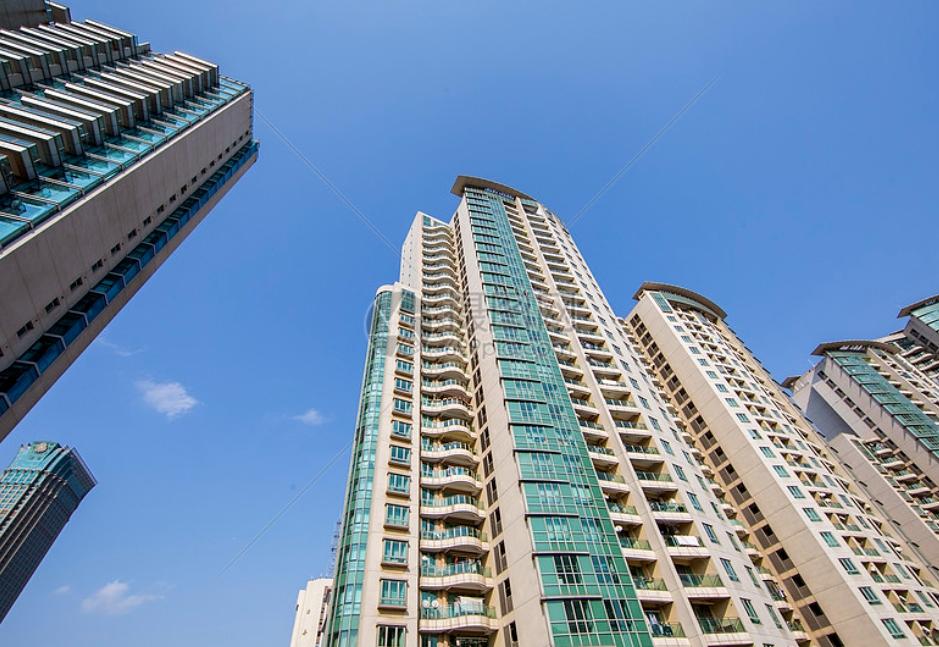 我国为什么有这么多高楼？城市人口快速增加，大家都要住房，但地就这么多，而且土