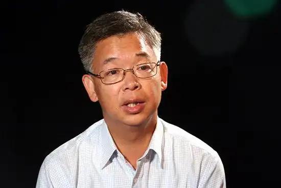 北大教授观点引发热议，戳破了不少人的科技强国幻觉。中国芯片，到底行不行？