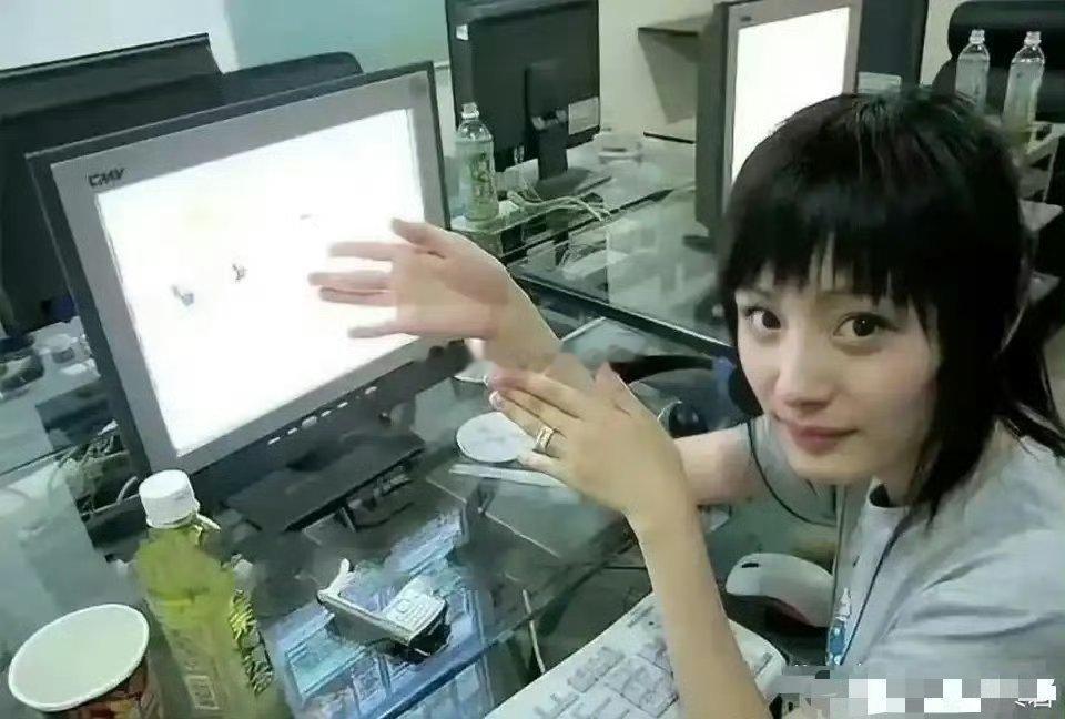 终于懂了家长口中的“你这个年纪不化妆都是最美的”这句话了