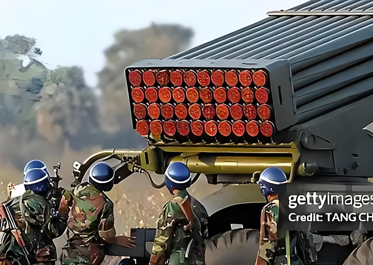 柬火箭炮猛轰泰第一军区！中国造武器对决，F-16找不到目标，数十万难民逃亡东