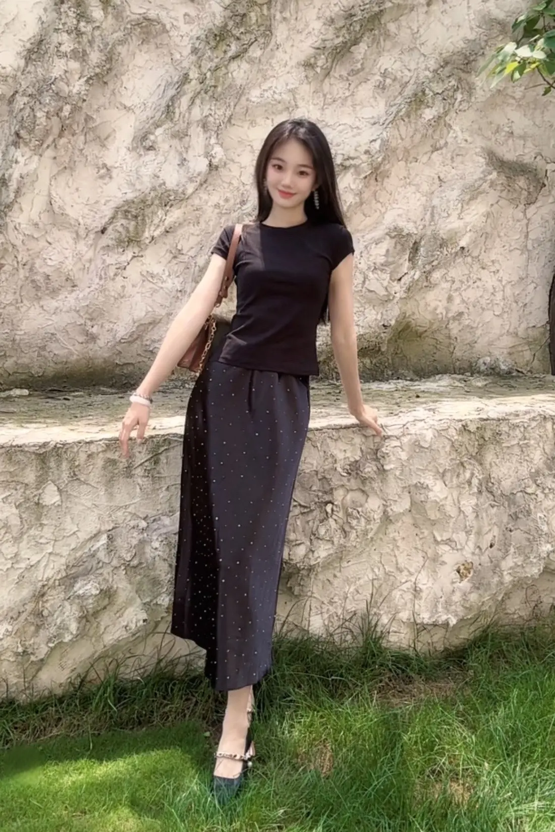 极度坦诚的人 一开始你觉得她傻 慢慢你会明白 原来阳谋无解