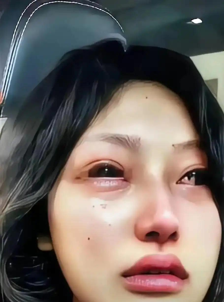 一对新人大婚当天，男方安排的接亲车队已经到女方家门口，鞭炮都响了，女方却临时加码