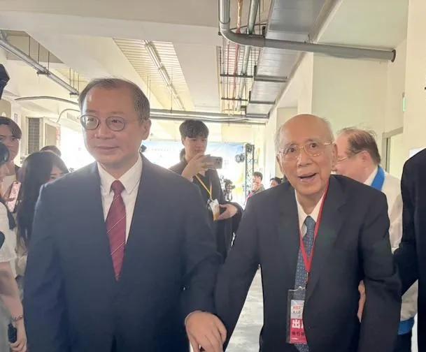 蓝营“全代会”登场，郑丽文、吴伯雄、王金平已抵达！马英九、朱立伦确定缺席！随着