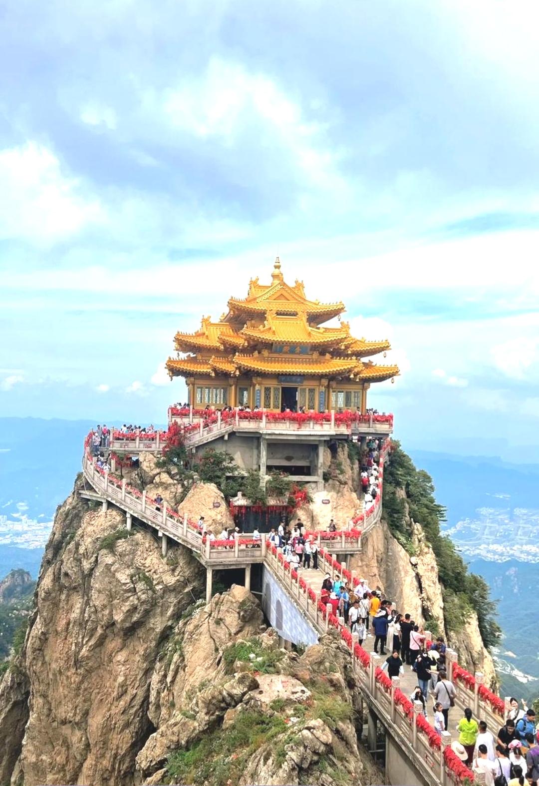 你觉得洛阳的哪些景点值得一游？洛阳值得一游的景点可太多了。首推龙门石窟，它可是