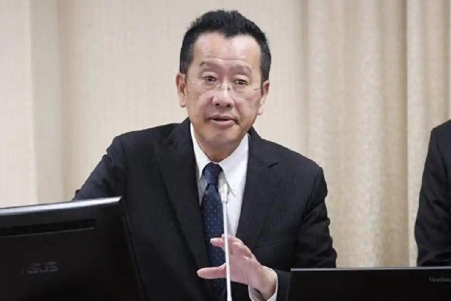 1月2日，台湾防务部门负责人顾立雄对媒体说:“在国际社会的一片谴责声中，大陆军舰