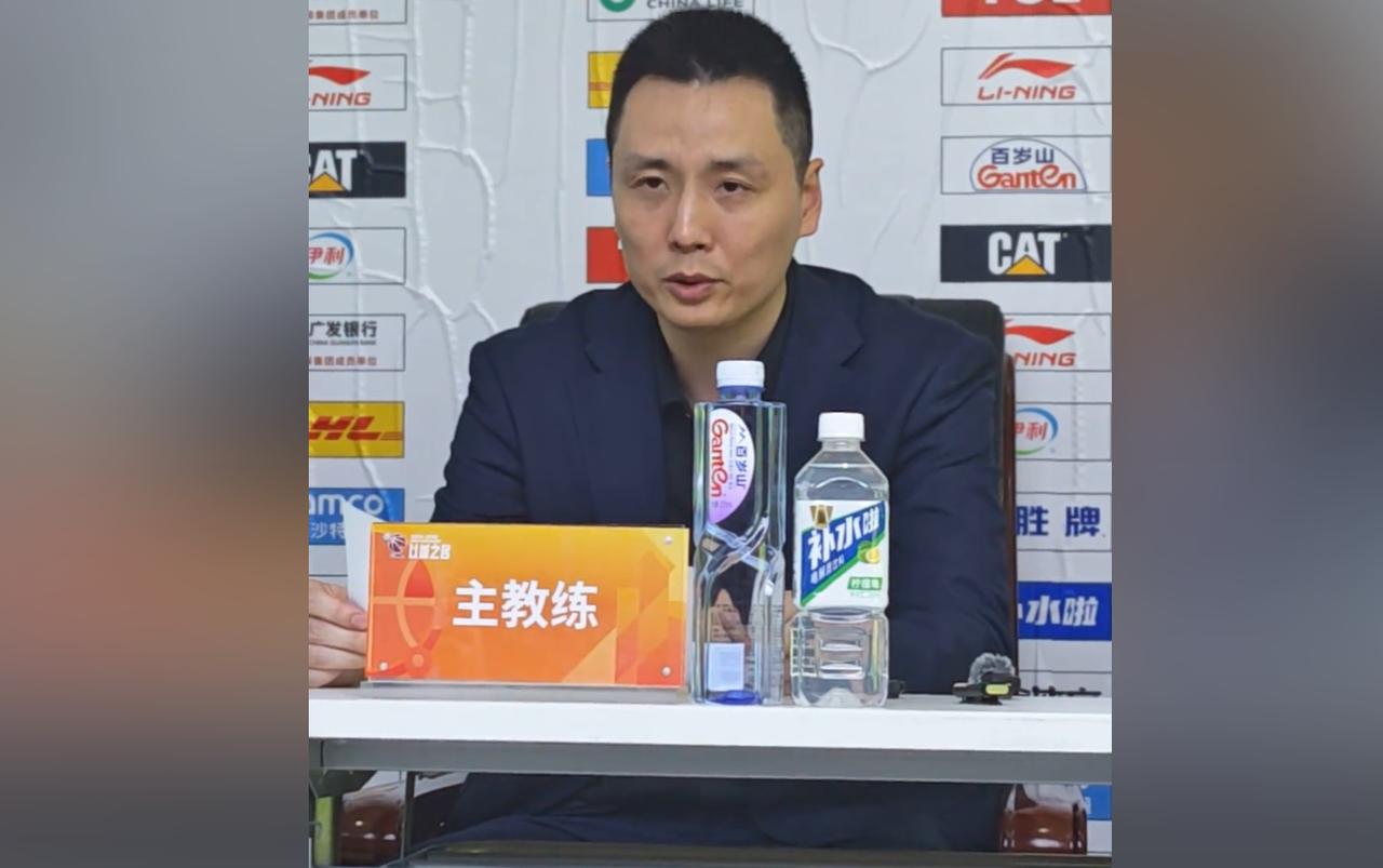上海男篮放出狠话！今天下午，上海男篮举办新赛季出征仪式，上海男篮董事长在仪式