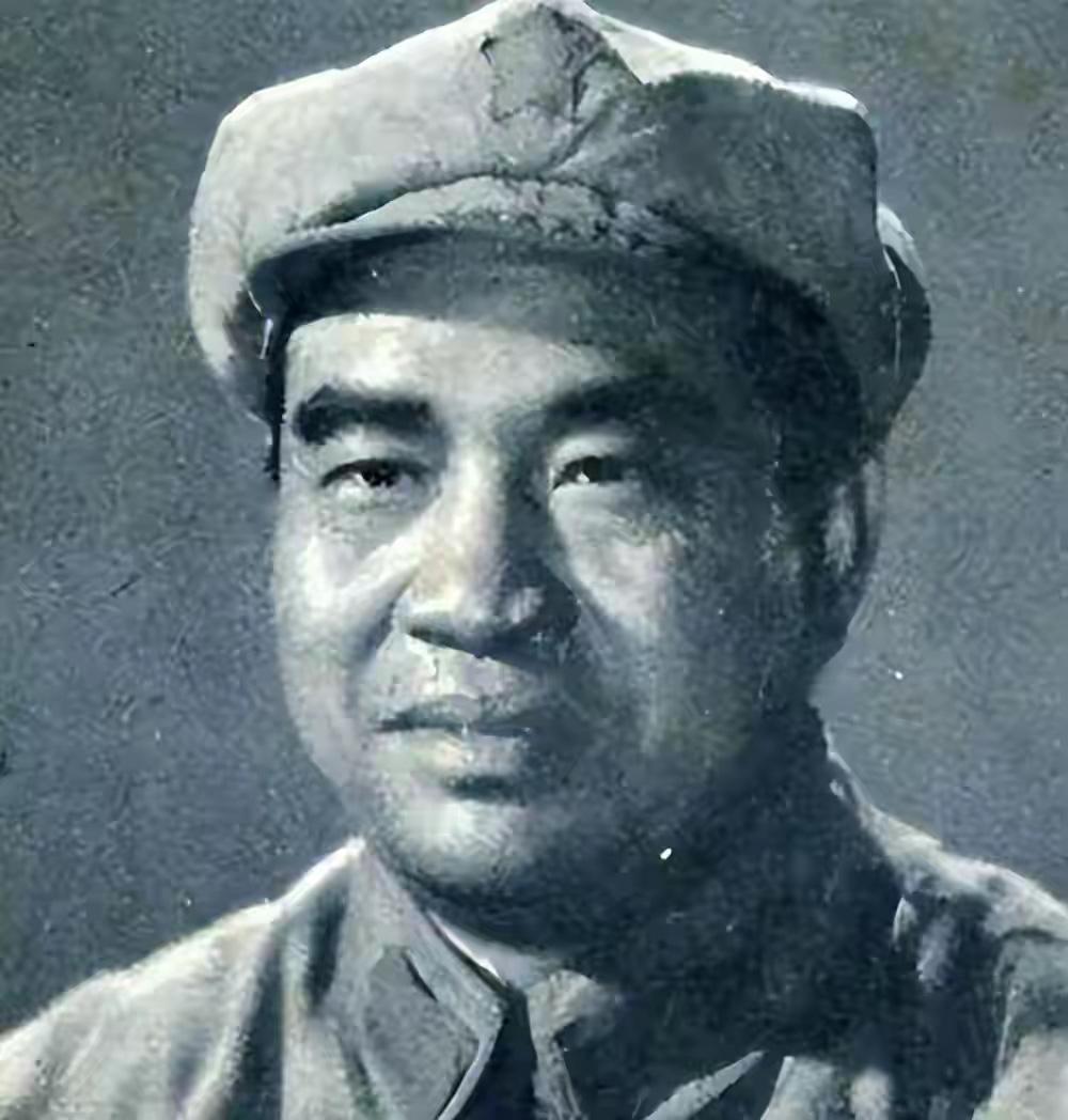 一位戎马半生的将军，竟然对清雅的兰花情有独钟。从云南的崎岖山路到北京中南海的庭