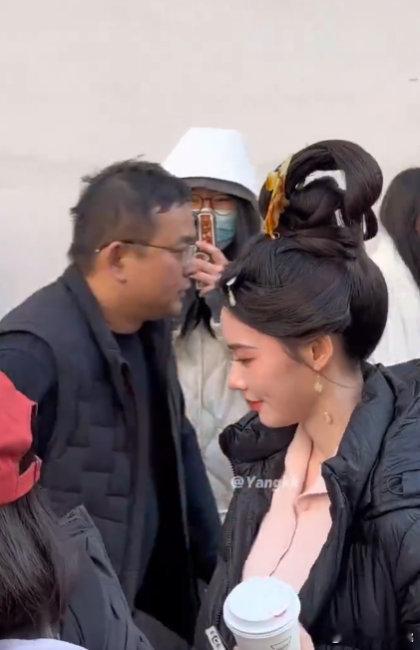 林允归鸾妆造林允归鸾首套出妆首套出妆就美到失语！林允的五官适配度太能打，粉紫唇