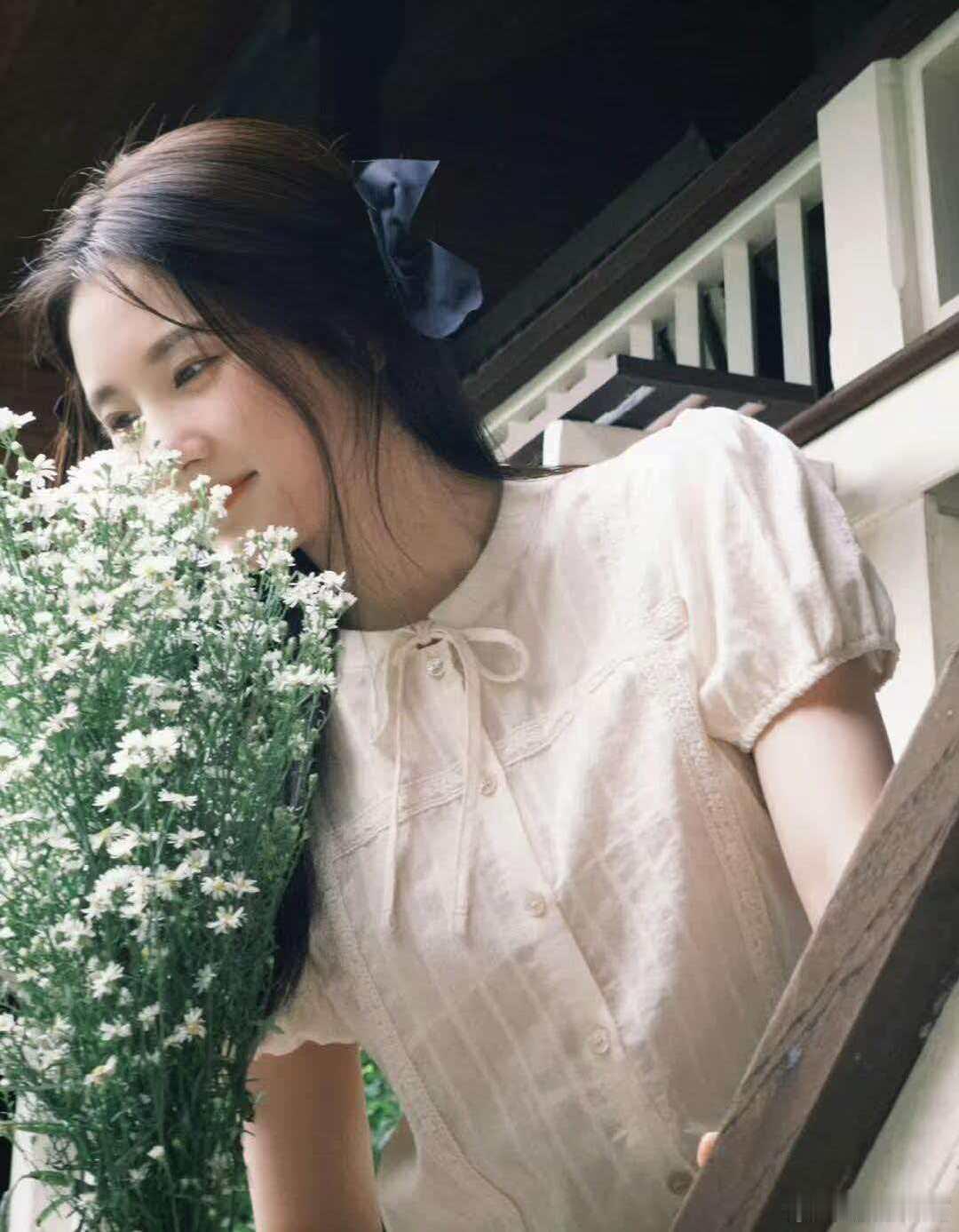 张慧雯奇雯E事好有梗谁懂慧雯的可爱！举手发问明天要整什么活，好奇心爆棚～她的