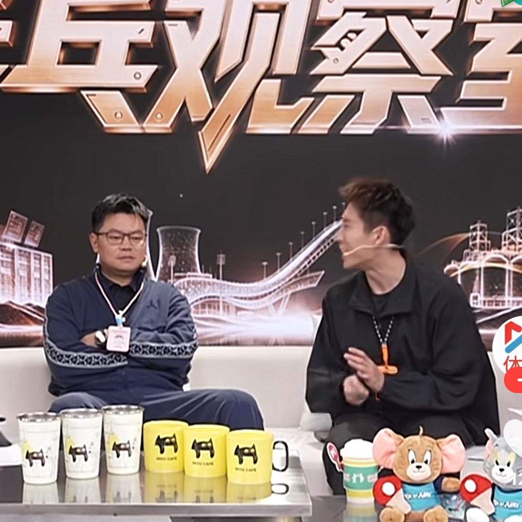 侯英超，程靖淇评价梁靖崑参加北京大满贯赛时，都是这样说的。程靖淇：梁靖崑是一