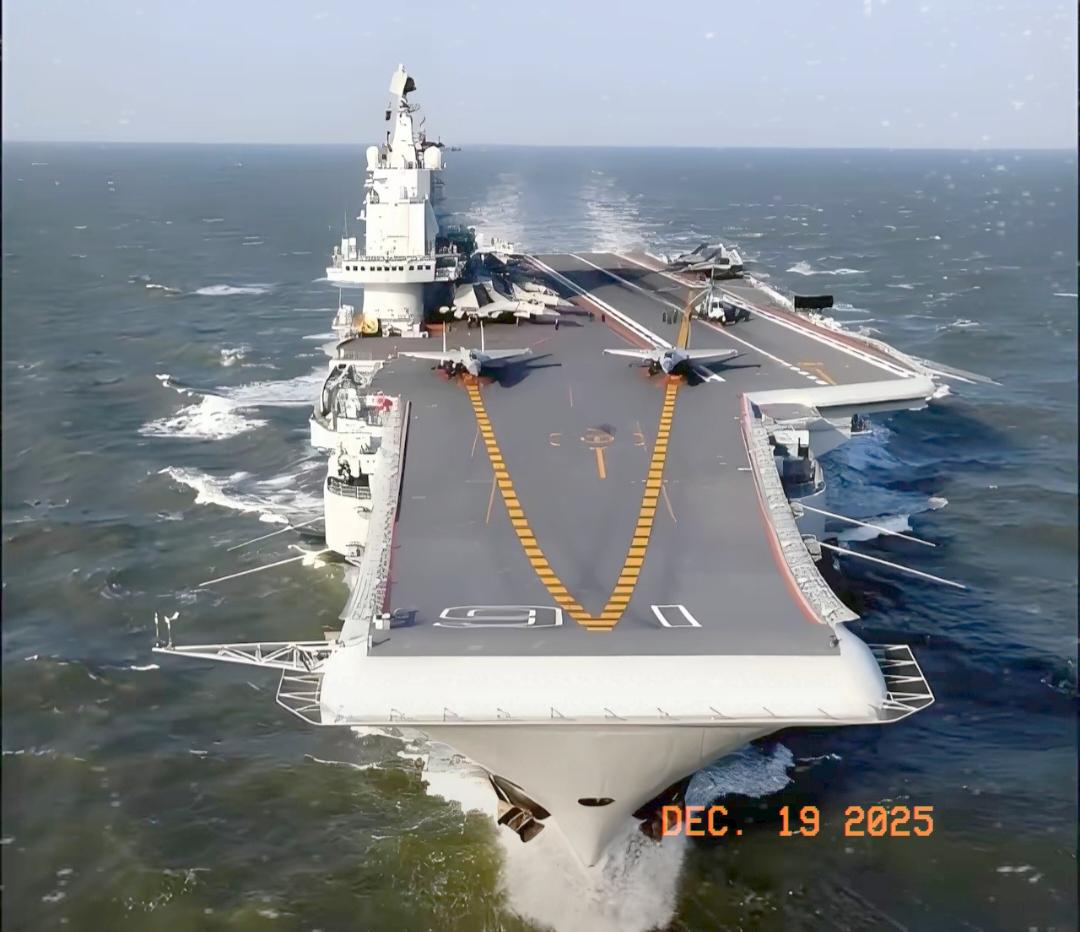 我们选择隐忍的核心：经贸兜底之困与海南封关的破局！我们现在忍，耐住性子不翻脸