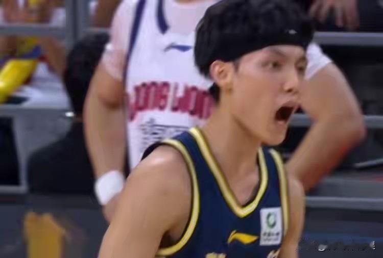 17分9次助攻，命中5记三分球，徐杰带领广东取得三连胜。CBA常规赛第三轮(