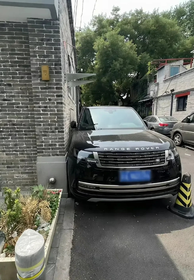 房子边上的一幕，不得不说，惊呆了啊。[点赞][点赞][点赞]