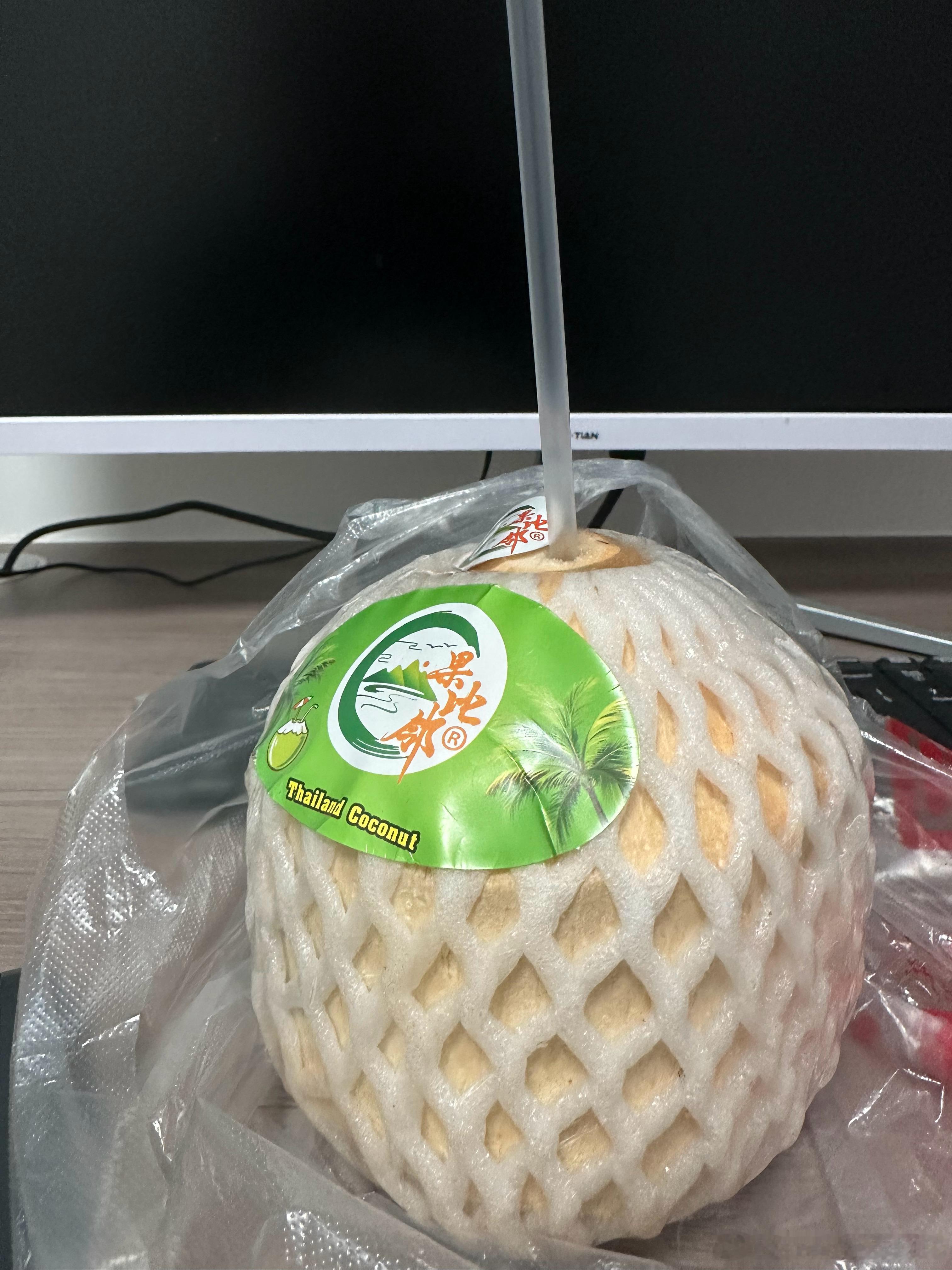 夏日推荐喝椰子水5.9一个，糖分少，解腻，纯天然，完美😍